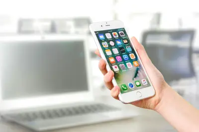 The 5 Best Business Mobile Phone Contracts in the UK for 2025